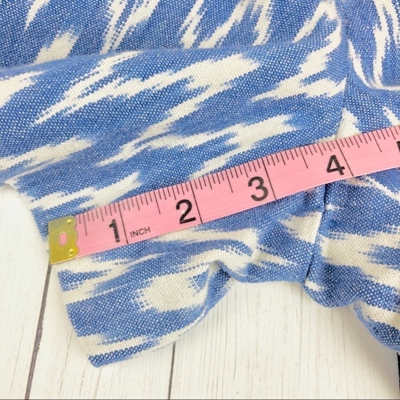 J. Crew Womens Blue & White Shorts Ikat Print Zig Zag 4" Inseam Pockets Size 0 - Picture 6 of 9